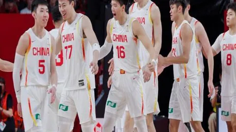 英超冠军问卷调查：热刺等11队球迷挺曼城，曼联等7队球迷力挺