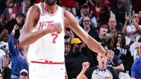 伯克加盟广东后新纪录诞生，斩获30+10双数据盛举